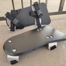 Charger l'image dans la galerie, Semelles de glisse avec pièces couleur alu et sangles noires 01.