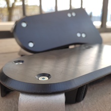 Charger l'image dans la galerie, Semelles de glisse avec pièces couleur alu et sangles noires 05.