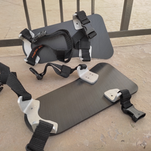 Charger l'image dans la galerie, Semelles de glisse version rail avec pièces couleur alu et sangles noires 03.