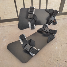 Charger l'image dans la galerie, Semelles de glisse version rail avec pièces couleur alu et sangles noires 05.