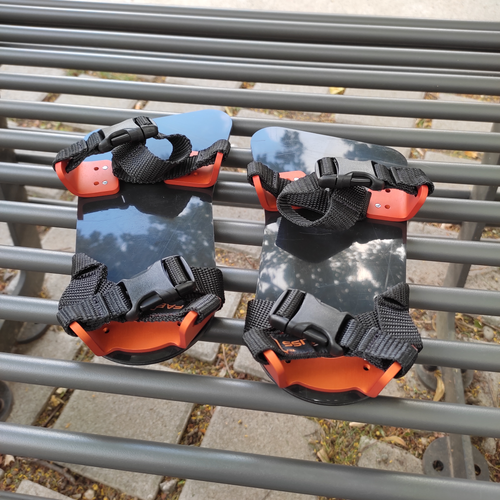 Semelles glissantes pour slider au sol. Photo 1/1.